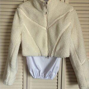 ALO Woman’s Yoga Cream Cropped Slope Side Teddy Jacket (SzS)